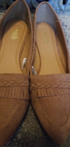 Charlotte Russe tan pointed flats - Picture 2 of 4